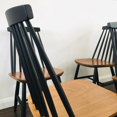 Spindle Back Dining Chairs In The Style, What Style Is A Spindle Chair