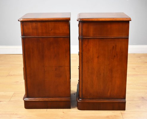 Antique Victorian Mahogany Nightstands Set Of 2 For Sale At Pamono