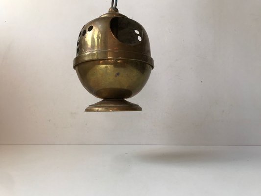 Bruciatore di incenso vintage in ottone con catena a pendolo, anni '50 in  vendita su Pamono
