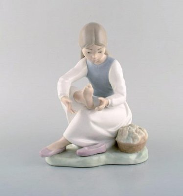 Porcelain Figurines of Children from Lladro & Nao, Spain Porcelain Figurines of Children from Lladro & Nao, Spain