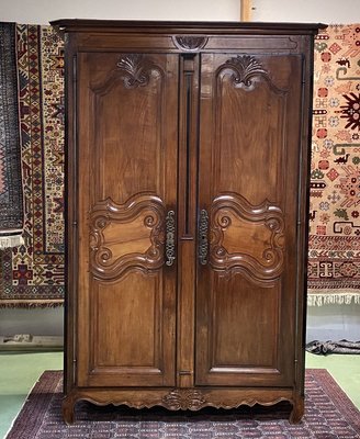 Armoire Louis Xv En Noyer 18eme Siecle En Vente Sur Pamono Armoire Louis Xv En Noyer 18eme Siecle En Vente Sur Pamono