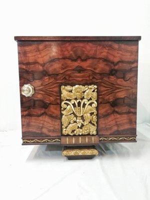 Vintage Mahogany Gold Leaf Floral Carving Nightstands Set Of 2 For Sale At Pamono