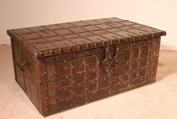 19th Century Indian Rajasthan Chest Or Coffee Table For Sale At Pamono