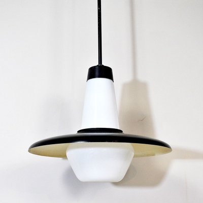 malm Gymnast personificering Italian Opaline Glass and Black Lacquer Pendant Lamp, 1960s for sale at  Pamono