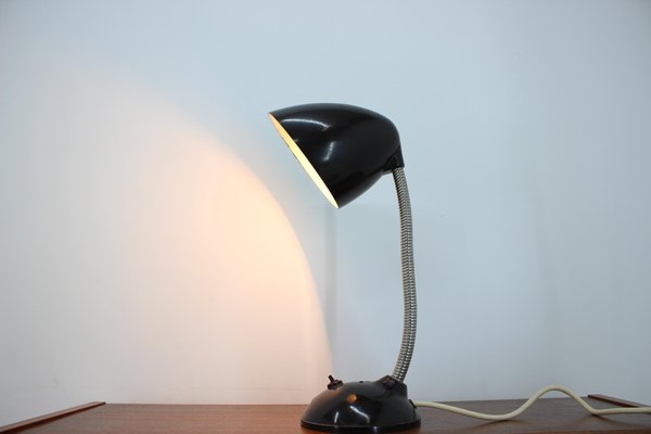 Lampe De Bureau Ajustable Mid Century En Bakelite Par Eric Kirkman Cole 1950s En Vente Sur Pamono