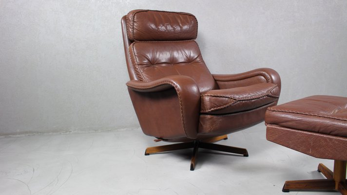 Mid Century Danish Leather Rosewood Swivel Lounge Chair And Ottoman By Madsen Schubel Set Of 2 For Sale At Pamono
