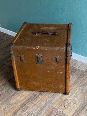 Vintage Travel Trunk, 1930s for sale at 
