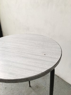 Mid Century Dining Table With Laminate, Round Dining Table Laminate Top