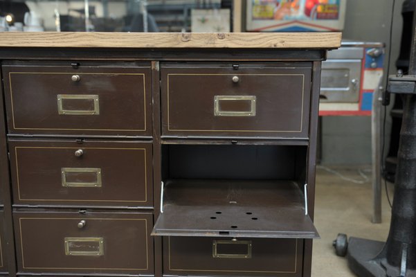 Longue Armoire Basse Avec Valves En Metal De Roneo 1950s En Vente Sur Pamono