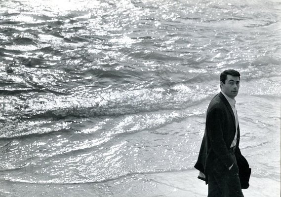 Alain Barriere Alain Barrière von Pietro Pascuttini - Vintage Photo - 1960s 1960s bei  Pamono kaufen
