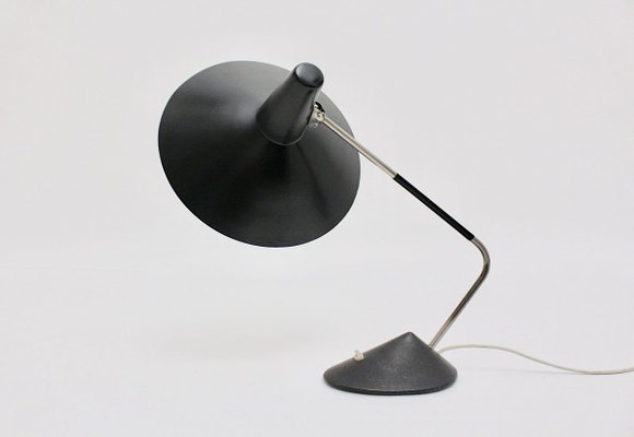 modern black table lamp