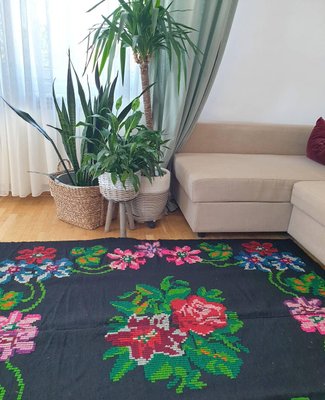 Featured image of post Rugs For Floral Sofas : From the living room to the bedroom, modern floral rugs can work effortlessly to brighten any space in your home.