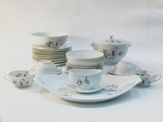 Vajilla de porcelana blanca de Bidasoa anos 60. Juego de 27 en venta en Pamono