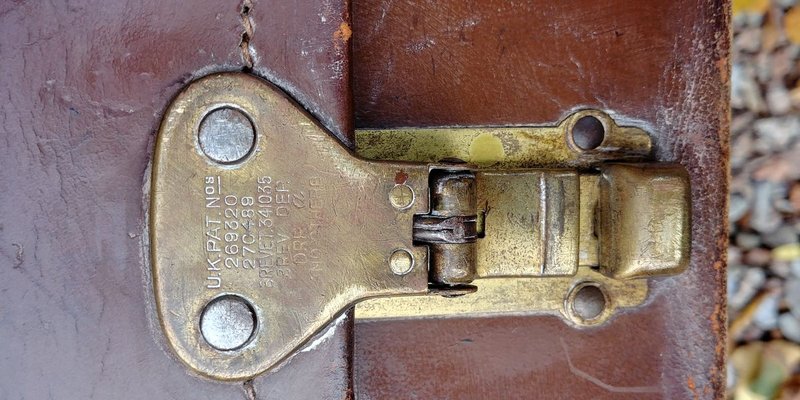Antique English Leather Trunk For Sale At Pamono