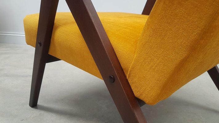 Mid Century Model B 310 Var Easy Chairs In Luxury Golden Velvet Set Of 2 For Sale At Pamono