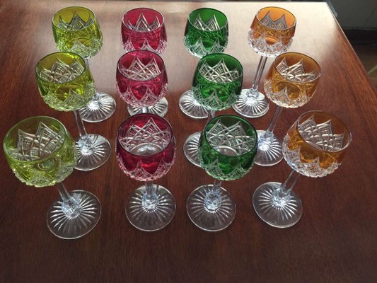 https://cdn20.pamono.com/p/g/7/7/773601_e0h4zkmnww/crystal-wine-glassware-from-baccarat-1950s-set-of-12-1.jpg