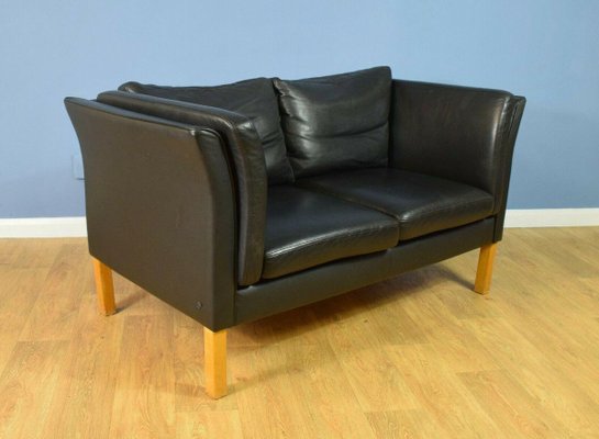 Mid Century Retro Danish Black Leather Two Seat Sofa Settee Couch From Hurrup 1970s Bei Pamono Kaufen