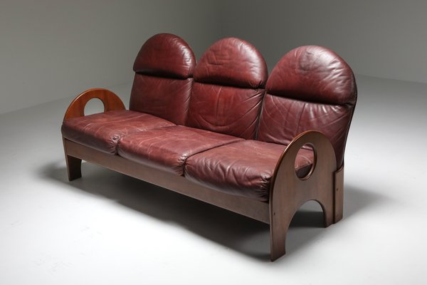 arcata walnut burgundy leather sofa by gae aulenti for poltronova 1968