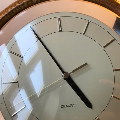 Reloj De Pared Japones Vintage De Roble Con Esfera Flotante Anos 80 En Venta En Pamono Asi es toda la tecnologia japonesa y asi es como quieren ellos mismos que se perciba. pamono
