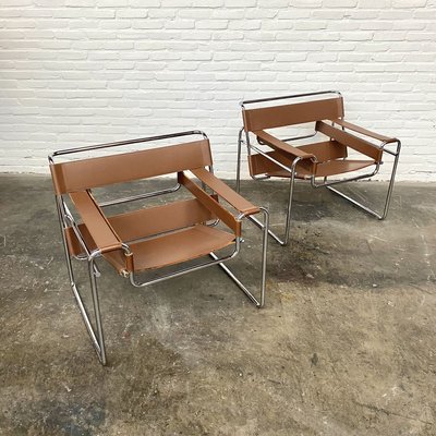 Cognacfarbene B3 Wassily Stuhle Von Marcel Breuer Fur Knoll Inc Knoll International 1980er 2er Set Bei Pamono Kaufen Cognacfarbene B3 Wassily Stuhle Von Marcel Breuer Fur Knoll Inc Knoll International 1980er 2er Set Bei Pamono Kaufen