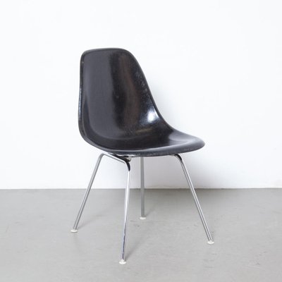 Black Fiberglass Dsx Stacking Side Chair By Charles Ray Eames For Herman Miller 1950s At Pamono Black Fiberglass Dsx Stacking Side, Eames Side Chair Fiberglass
