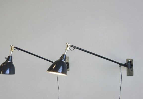 wall mounted task lighting