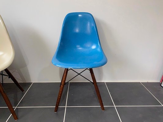 Mid Century Turquoise Blue Walnut Chair By Charles Ray Eames For Herman Miller For Sale At Pamono