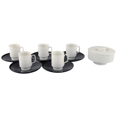 Buy The Latest Types of disposable cups and plates - Arad Branding