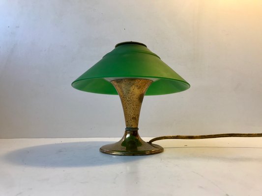 Small Vintage Italian Table Lamp In Brass And Green Glass 1950s For At Pamono Vintage Italian Table Lamp In Brass, Antique Green Table Lamp
