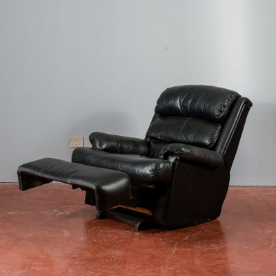 Second hand black leather recliner chair discount