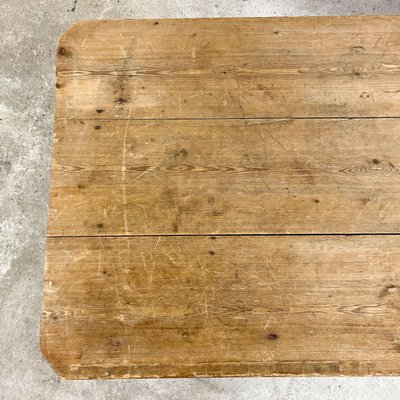 Antique Swedish Olive Green Painted Farmhouse Table For At Pamono Antique Swedish Olive Green Painted, Pictures Of Painted Farmhouse Tables And Chairs In Taiwan