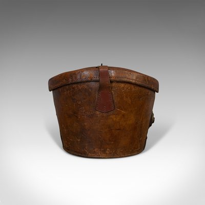 English Victorian Period First Class Travel Leather Hat Box, circa 1850 For  Sale at 1stDibs