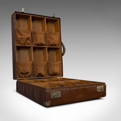 Valise Art Déco en Cuir Parchemin avec Rivets en vente sur