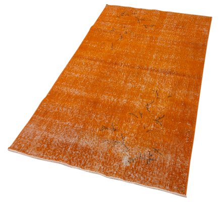Tappeto arancione orientale a forma di pelo in vendita su Pamono