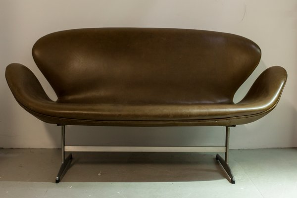 Vintage 3321 Sofa By Arne Jacobsen For Fritz Hansen