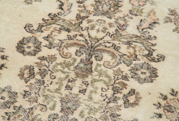 BRUSSELS BEIGE Woollen Handmade Rugs