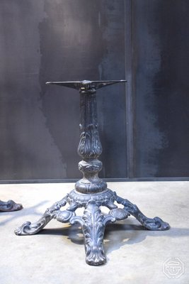 Vintage cast iron table outlet
