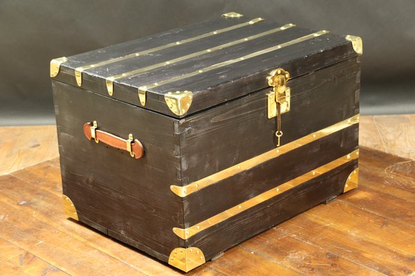 Black vintage deals chest