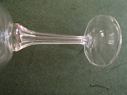 https://cdn20.pamono.com/p/g/8/3/832784_dj0ecupech/crystal-wine-glasses-with-gold-rim-1960s-set-of-6-8.jpg