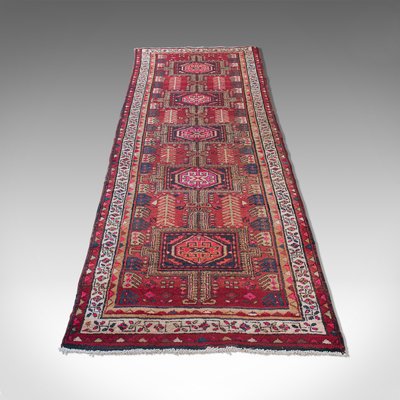 Großer Vintage Baluchi Flur Läufer Teppich, 1960er bei Pamono kaufen