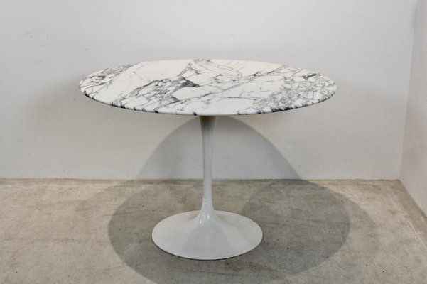 Tulip Dining Table In Calacatta Marble, Saarinen Round Dining Table