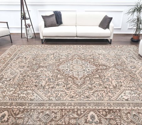 9x11 Vintage Turkish Oushak Handmade Wool Rug for sale at Pamono