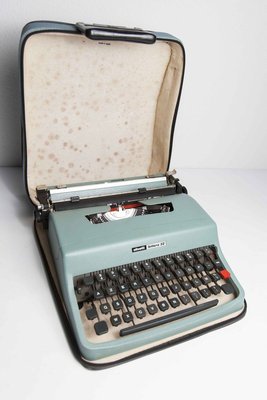 Olivetti lettera 32 worth