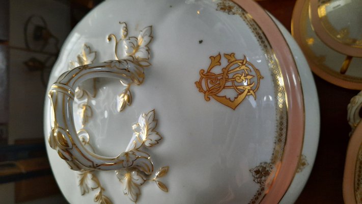 Vaisselle ancienne : reconnaître, choisir et sublimer ces trésors du