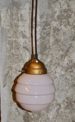Lámpara de techo Art Déco opalina en años 20 en venta en Pamono
