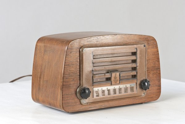 588a Radio by Charles & Ray Eames for Emerson, 1946 for sale at Pamono