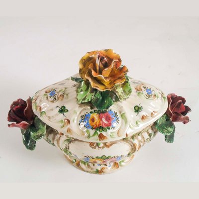 Soupière / Centre de Table en Céramique Multicolore avec Décorations  Florales Peintes à la Main de BottegaNove, 1940s