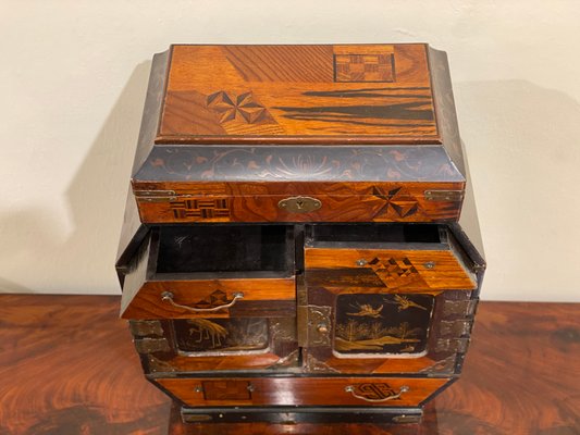 Wood store jewelry cabinet