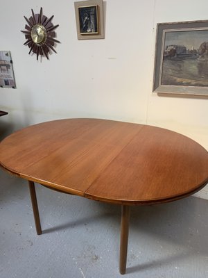 Round Dining Table From Mcintosh 1970s, Mid Century Modern Round Dining Table For 6