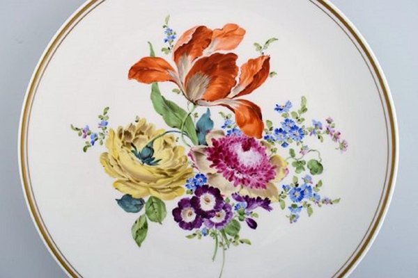 Antique Plate in Hand-Painted Porcelain with Floral Motifs from Meissen